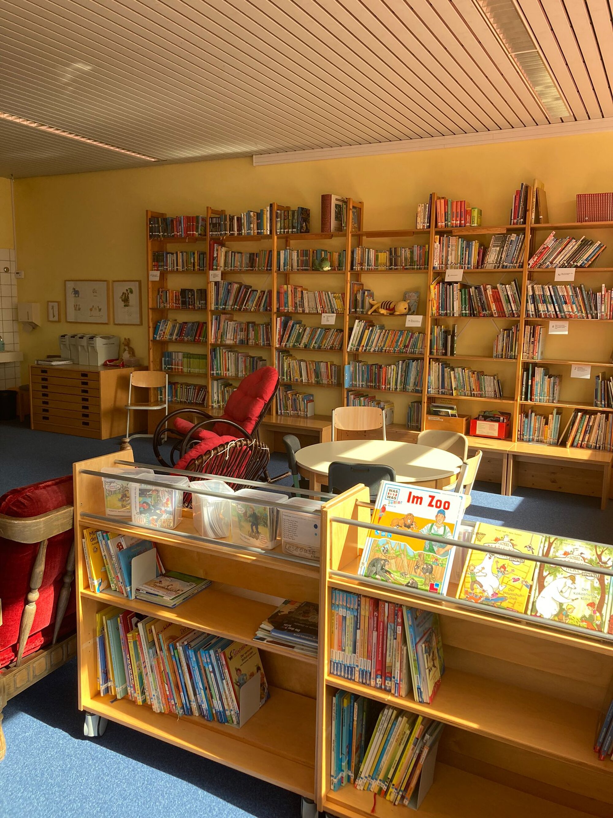 Bücherregale in der Leseoase