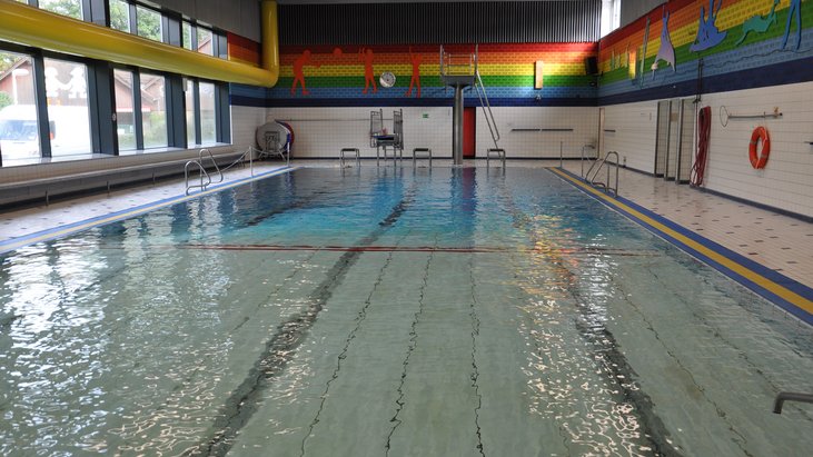 Nichtschwimmer- und Schwimmerbecken