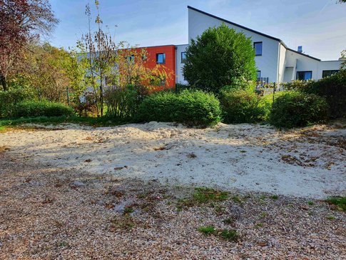 Sandkasten auf dem Schulhof